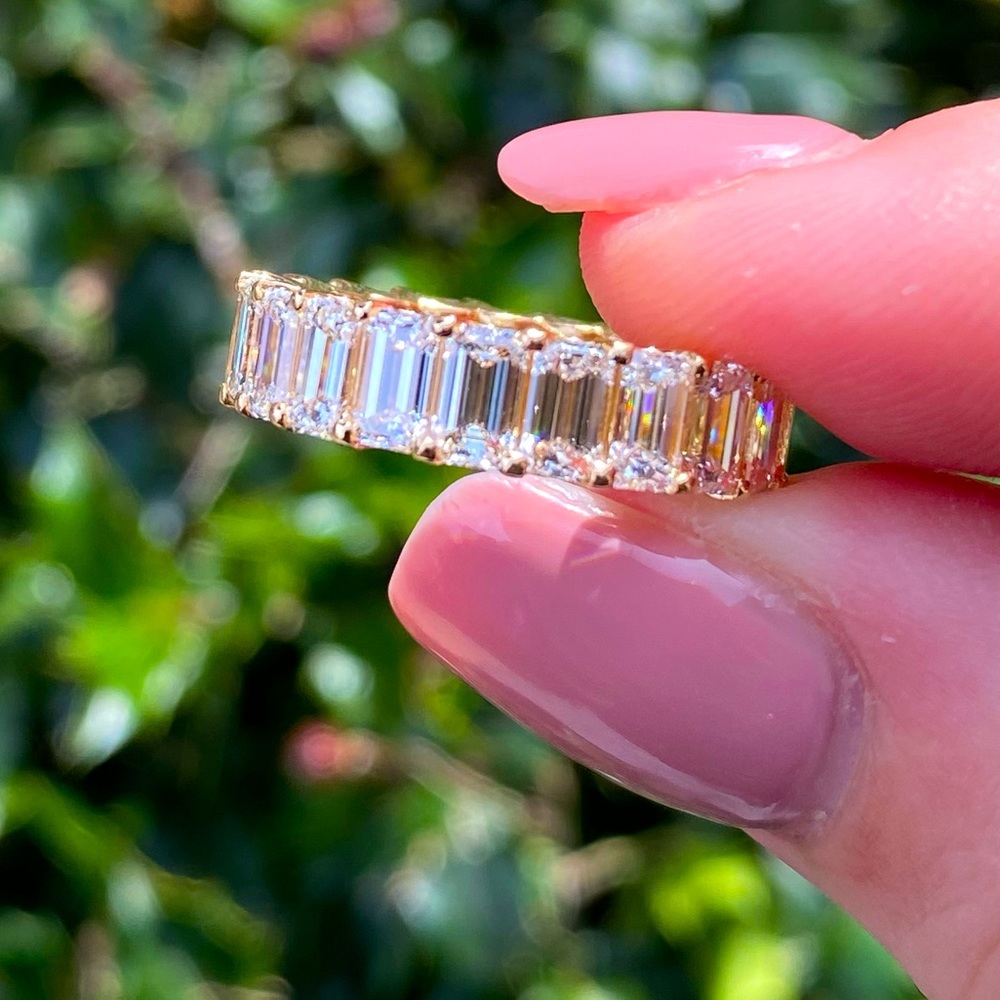 18k Diamond Emerald Eternity Band